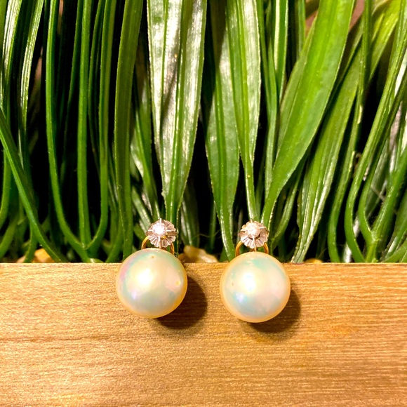 Faux Sea Pearl Earrings - Picture 2 of 6